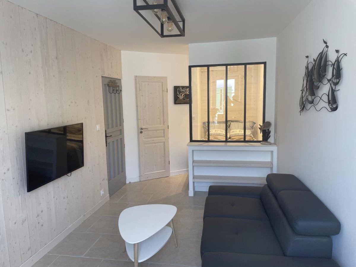 Tribord Apartment La Flotte Exterior photo